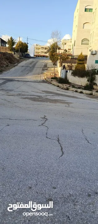 أرض مميزه على طريق المطار