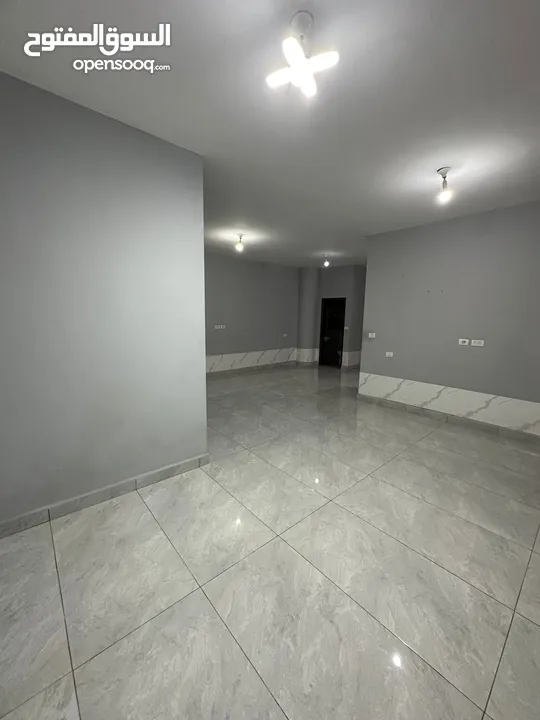 للايجار شقة مفروشة وشقة بدون عفش بنفس العمارة ط1