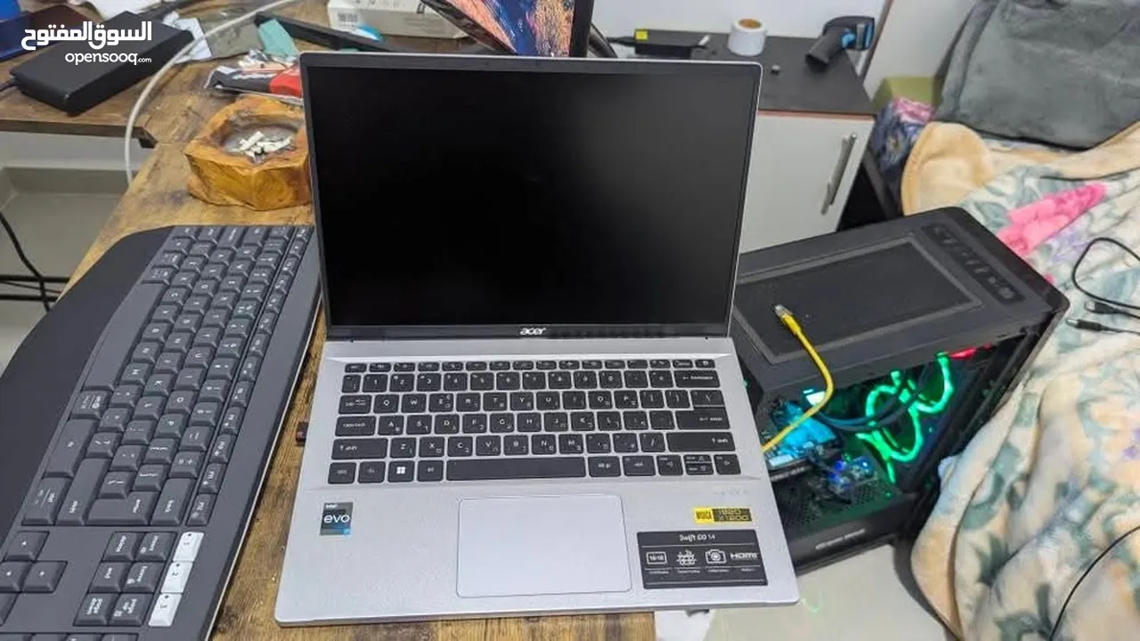 Acer Swift GO 14 مستعمل بوضع الجديد، استخدام أيام فقط، شاشة لمس OLED ويدعم البصمة