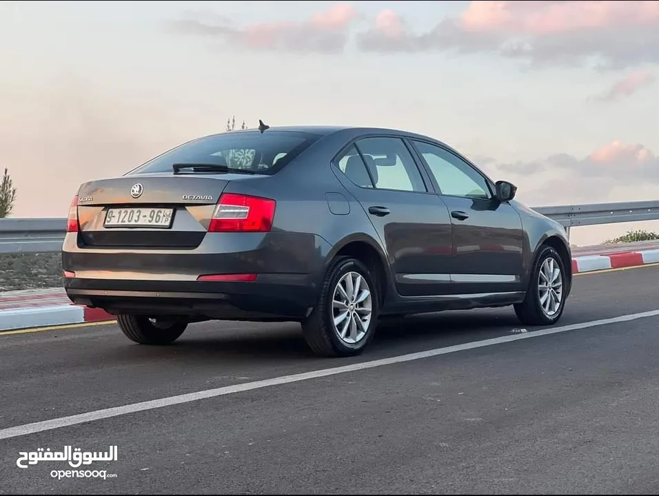 سكودى اوكتافيا 2016  ماطور 2000ديزل اوتمات فحص نضيف عداد اصلي 130