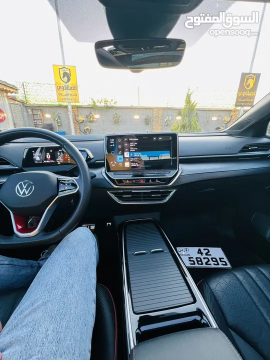 ‏Volkswagen ID6 black edition