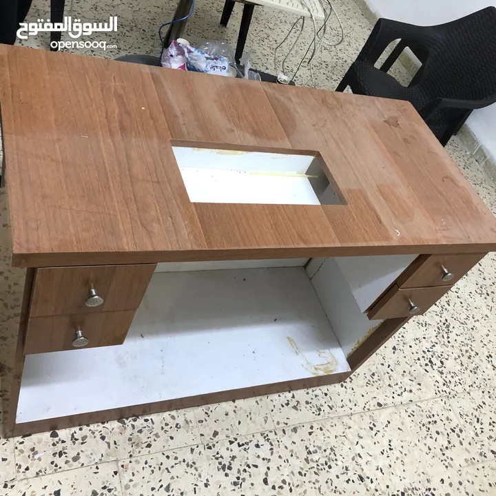 طاولة خياطة تفصيل للبيع