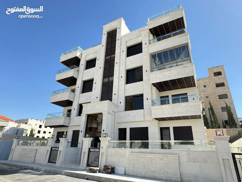 شقة طابق اول بمنطقة ام زويتينة (الجبيهة ) مساحة 170 م2 شمال عمان