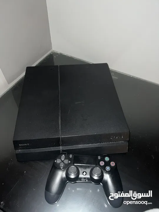 PS4 PS4 device with controller and free 10$ US and 10$ UAE
