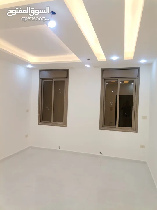 شقه 220 م دوبلكس مع رووف فاخره للبيع جنوب غرب دوار اللوازم لجامعه اليرموك