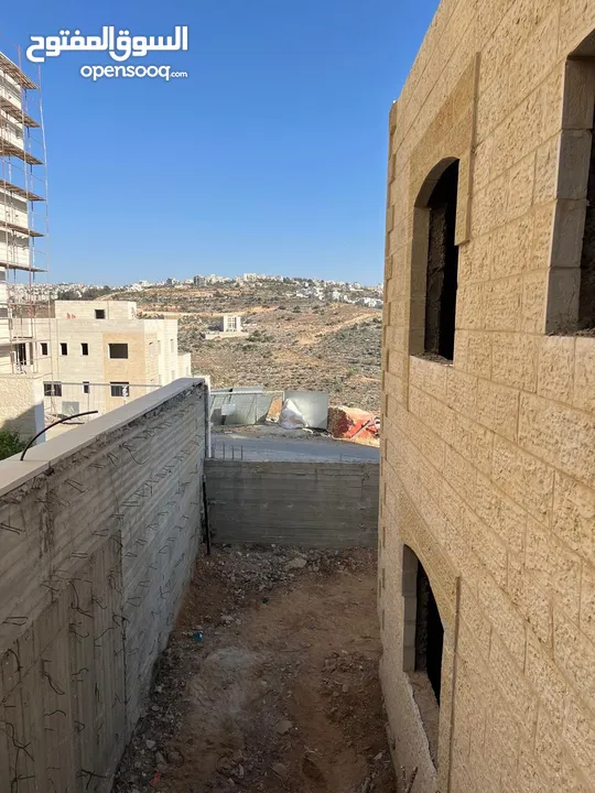 فيلا باك تو باك ضاحية الريحان إطلالة ممتازة