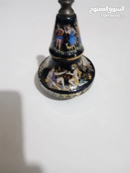 عطر فاخر قبرصي مرسم بماء الذهب عطرها الاصلي بالداخل تاريخ 89/2/3