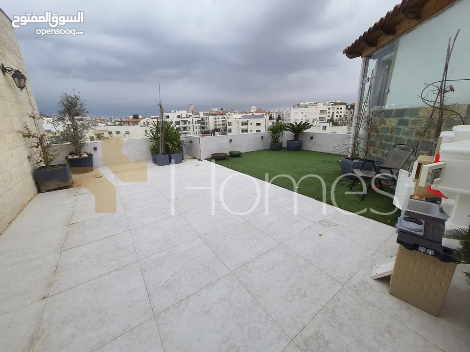 شقة اخير مع روف دوبلكس للبيع في قرية النخيل بمساحة اجمالية 299م