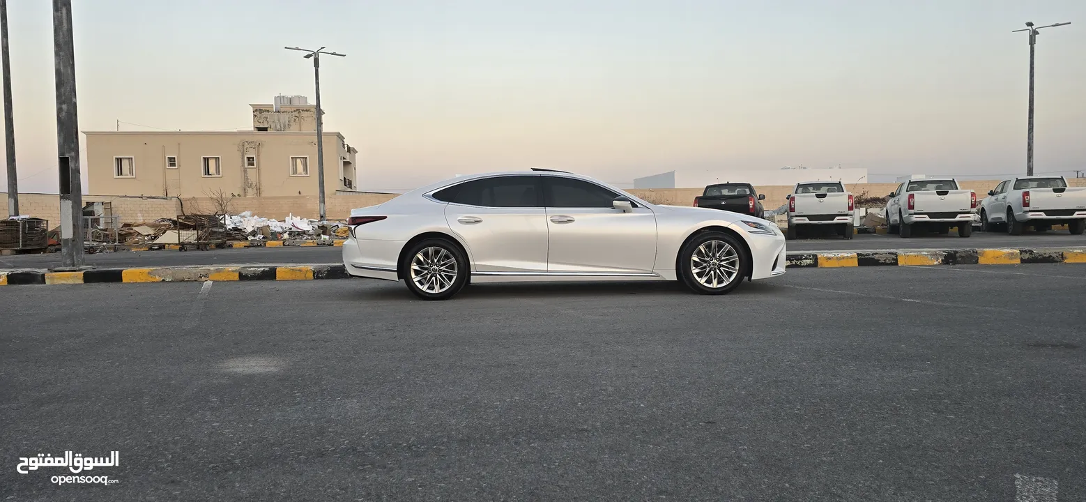 لكزس LS 350 خليجية أعلى مواصفات بلاتينيوم بدون حوادث ولاصبغ سيرفس وكاله المالك الاول جديدة