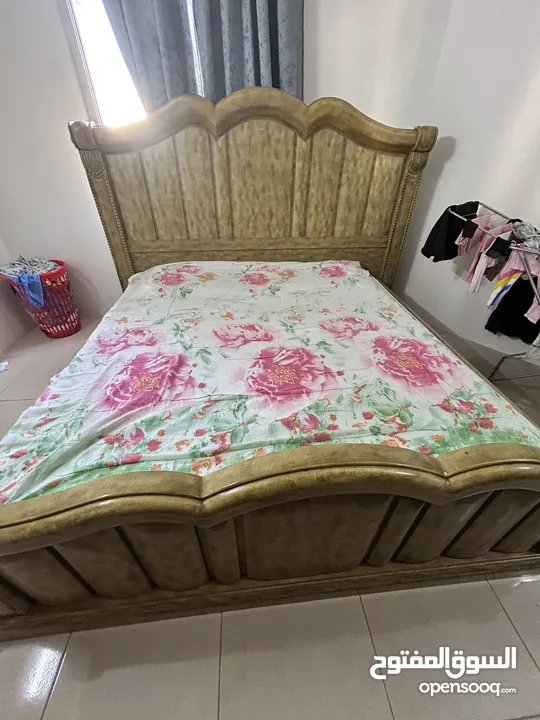 KING SIZE BED + MATTRESS