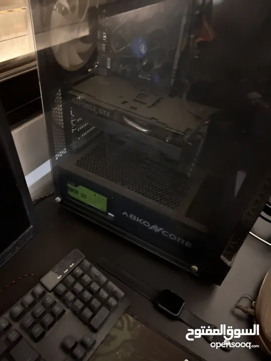 جهاز pc مع شاشه وكامل اغراضو  السعر قابل للتفاوض