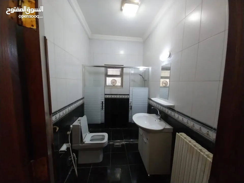 شقة غير مفروشة للإيجار ( Property 38542 )-174960150
