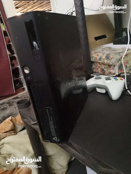 موجود اكس بوكس 360 نضيفه للبيع او للبدل عليها 36 لعبه معروفات