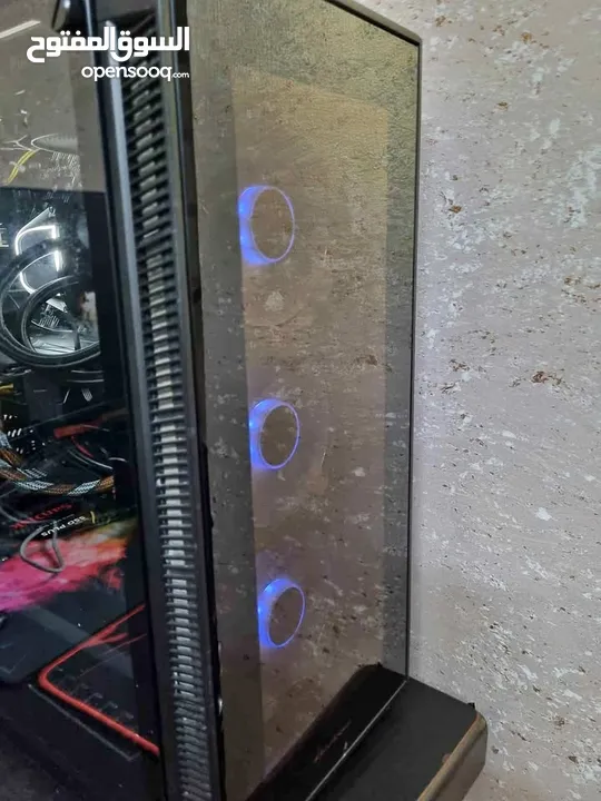 للبيع PC تجميع جاهز للألعاب و الجرافيك