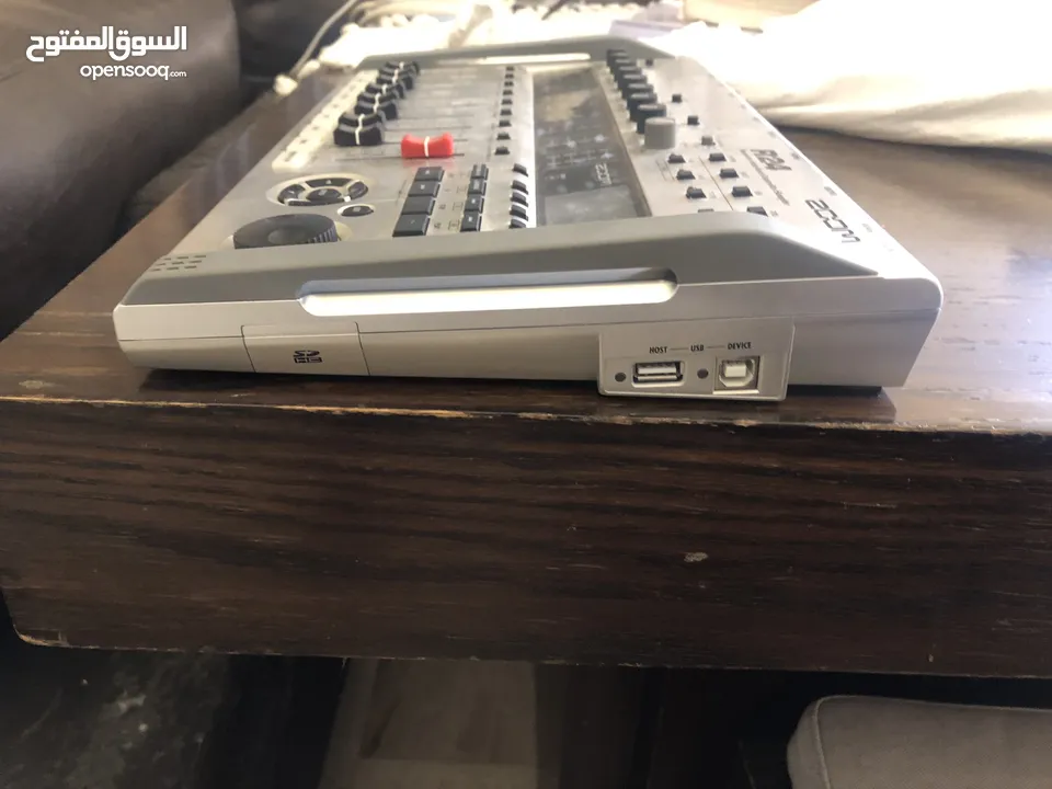 Zoom R24 Multitrack Recorder, mixer and drum machine