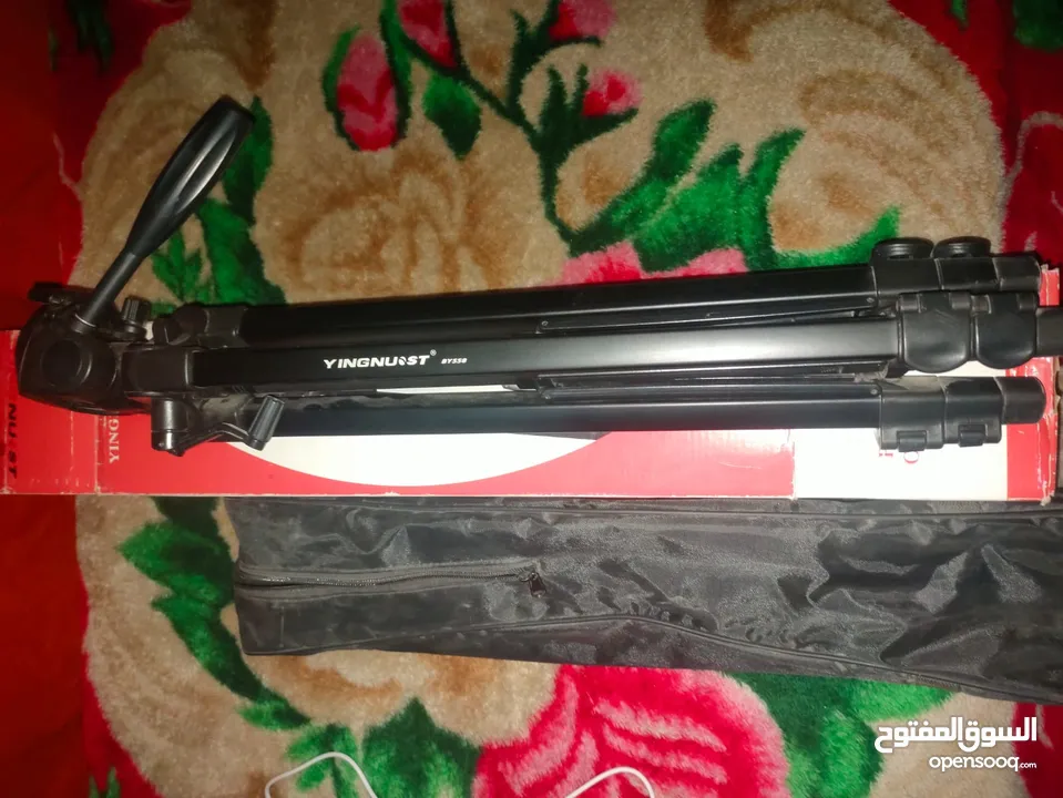 camera trpod حامل ثلاثي القوائم احترافي من الألومنيوم, باللون الأسود