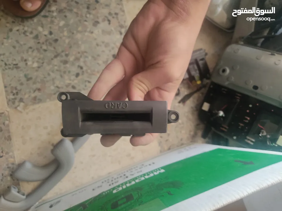 قطع مستعمله و اكسسوارات مختلفة للسيارات