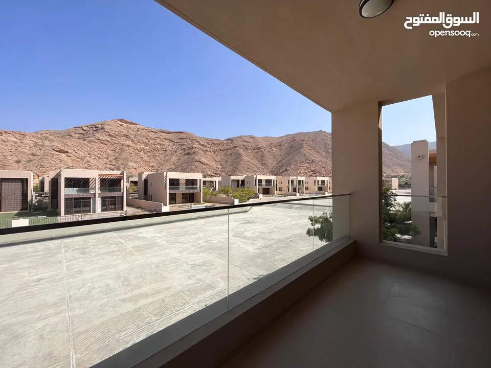 4 + 1 BR Incredibly Furnished Villa with Pool in Muscat Bay