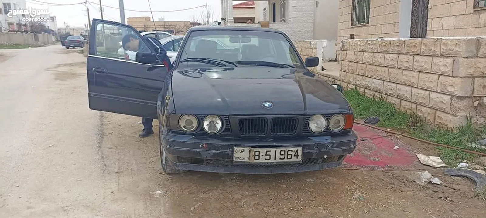 BMW E34 للبدل راس براس ع اي سياره اوتوماتيك مرخصه ونظيفه