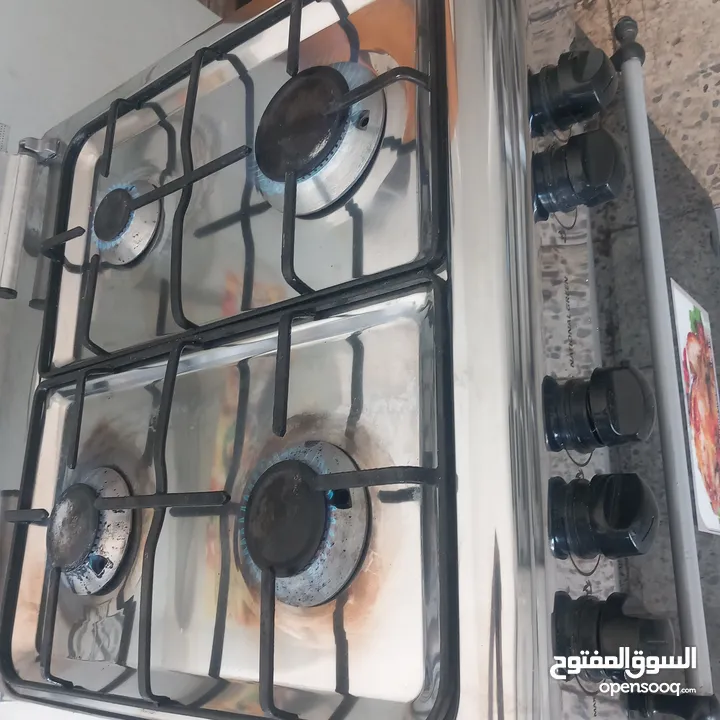 غاز اربع عيون شغال بحاله الوكاله مع.الفرن