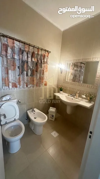 شقة مميزة للبيع في موقع مميز في الرابيه شبه أرضيه 180م بتشطيبات راقية / ref 9533