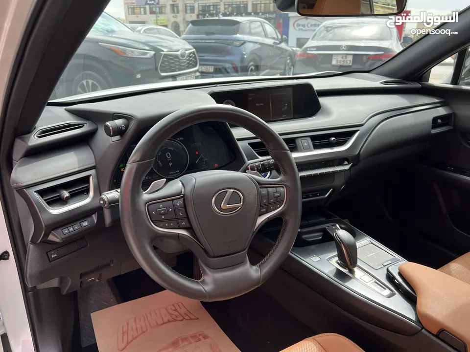 ليكزس UX300e كهربائية اعلى اضافات 2021