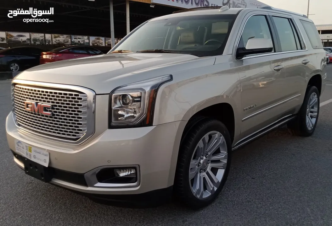 GMC Yukon Denali V8 6.2L Full Option Model 2017