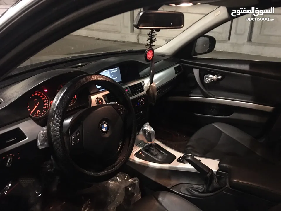 BMW—318i—2011
