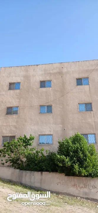 طابق أول سكني للبيع في عمارة 3 طوابق في ماركا الشمالية عين غزال قابل للتفاوض