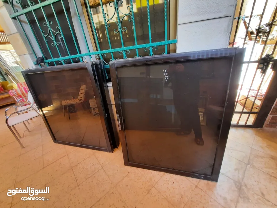 شبابيك المنيوم لون برونز زجاج برونز متوفر عدة مقاسات  بحال الوكاله