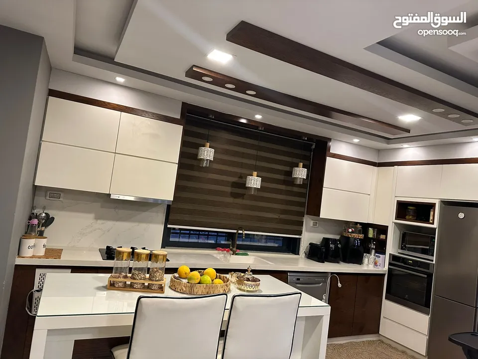 شقه قدس للبيع بسبب السفر