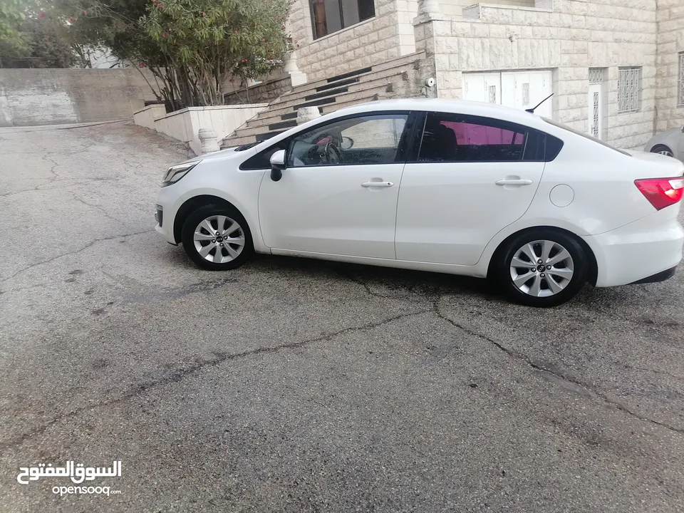 كيا ريو / موديل 2017 / بنزين / ماتور 1400 / عداد قليل / فحص نخب