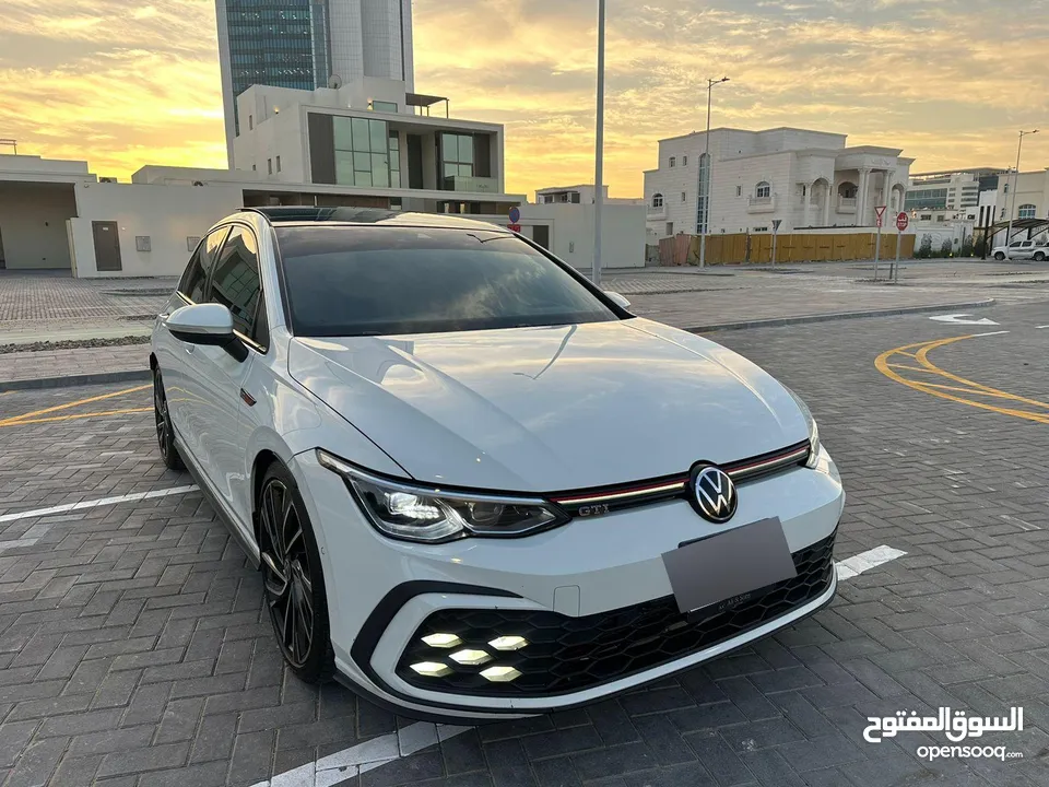 للبيع فولكس فاجن جولف GTi الشكل اليديد موديل 2021  (خليجي)