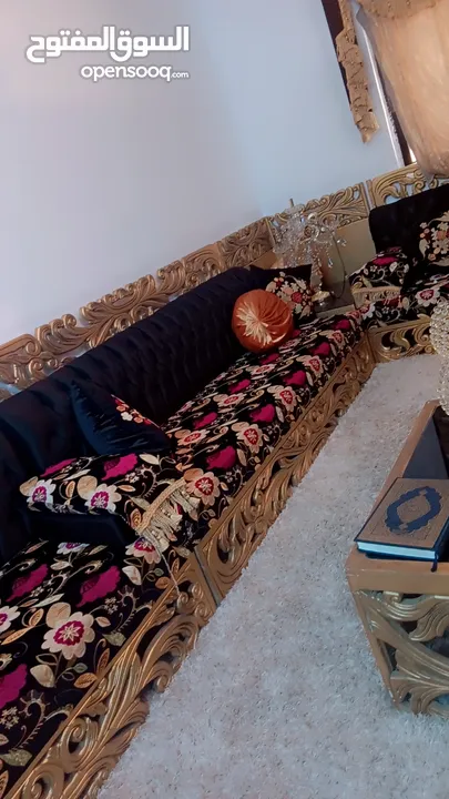 للبيع طقم كنب خليجي