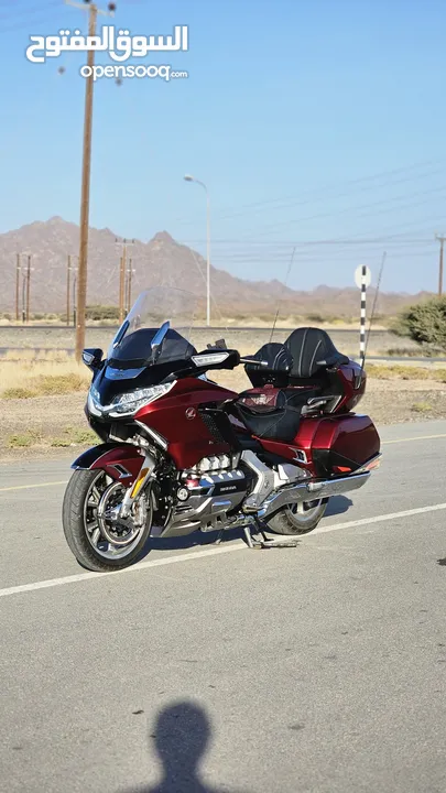 ‏Honda Gold Wing Burgundy Edition