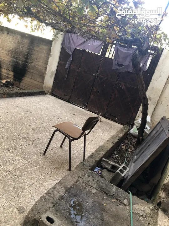 بيت مستقل للبيع 3 طوابق مع مخزن وتسوية وبير ماء