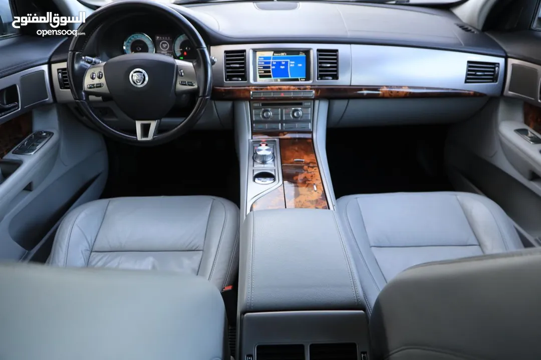 Jaguar XF 2009 3.0L    جاكوار xf 2009 وارد الوكالة / صيانة الوكالة  قاطعه مسافه 88 الف كيلو فقط