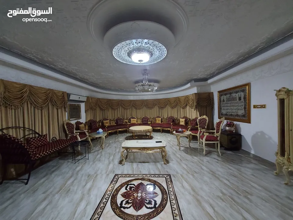 6 Bedrooms Furnished Villa for Rent in Qurum REF:820R