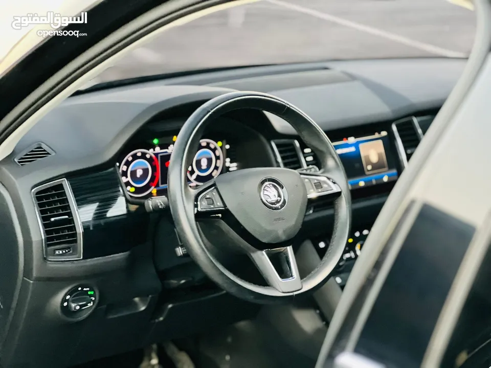 سكودا كودياك  فل الفل فتحة سقف بانوراما 190 حصان  4x4- /2020  دفع رباعي عداد قليل 30000