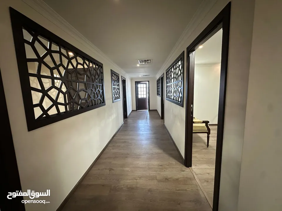 مكتب بمساحة 235 متر مربع للبيع في الصويفيه ( Property 42798 )-174998407