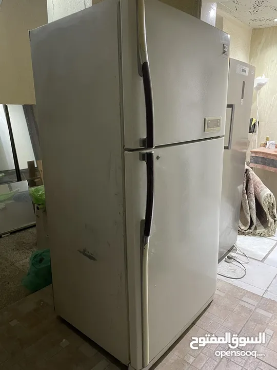 LG. Fridge 900 liter  700