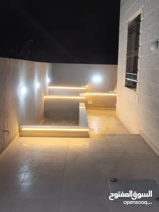 المهندس ايمن صافي  تنفيذ كافة أعمال  مقاولات الابنية والتشطيب الداخلي و التمديدات الكهربائية