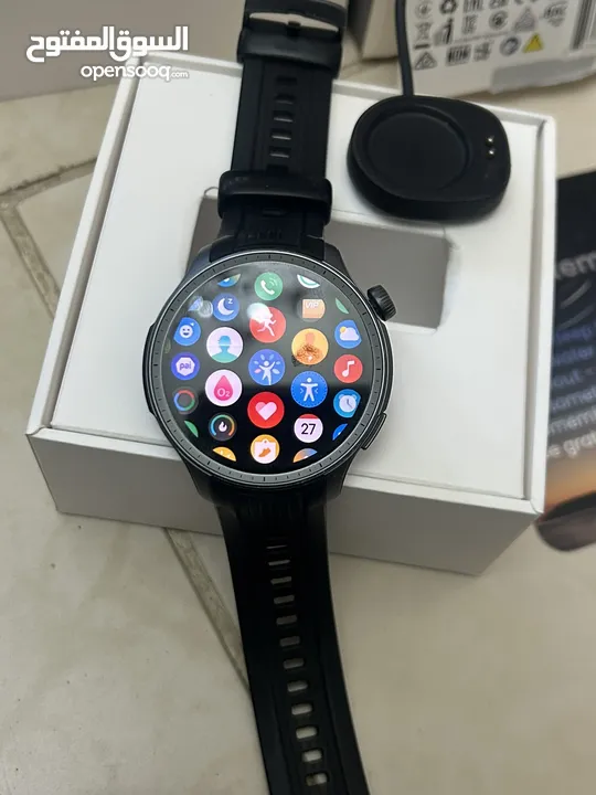 ساعة اميزفيت بلانس بحالة الوكالة (بالكرتونة) معها كامل اغراضها Amazfit Balance