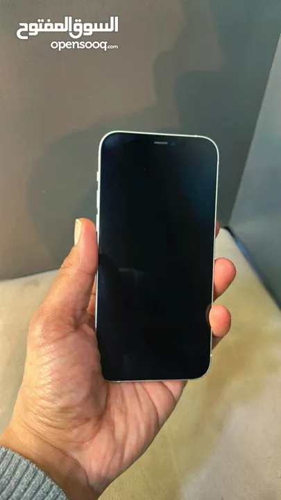 iPhone 12 64 GB  البطاريات من 88-93 مكفول اسبوعين