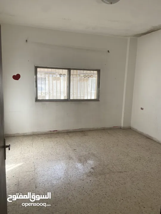 منزل مستقل للايجار جبل الاميره رحمه بجانب مدرسة عمر بن الخطاب