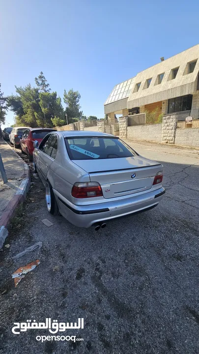للبيع 525i e39