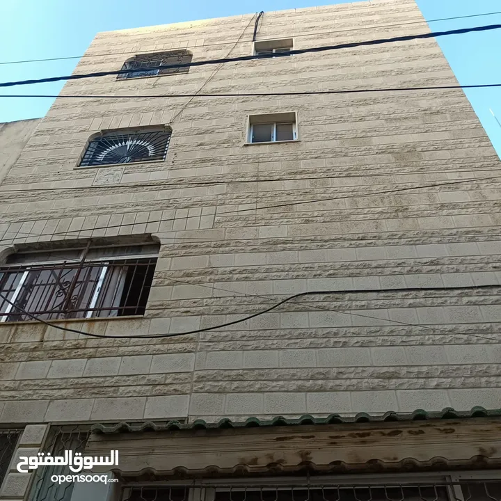 عمارة 4 طوابق و تسوية / بسعر شقة واحد
