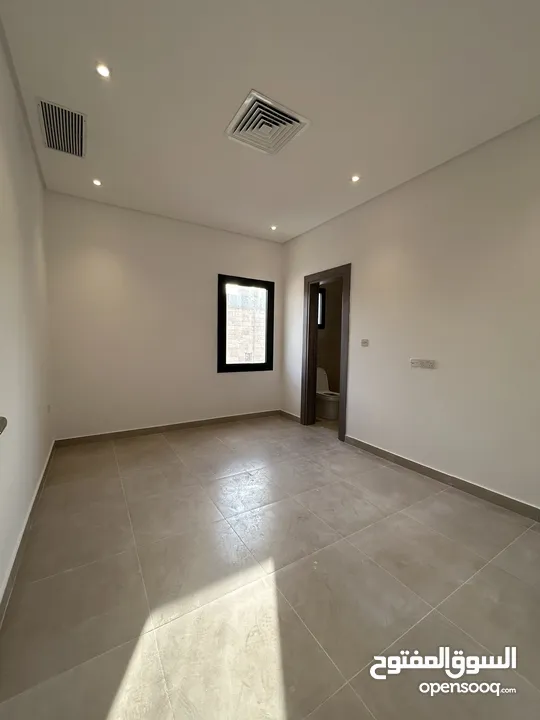 For rent in jabria 4 bedrooms rent 700 call