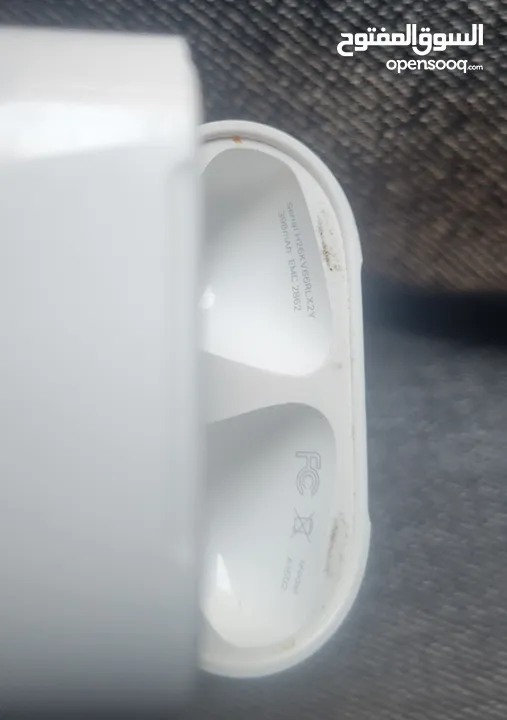 سماعات airpods 2 بحالة ممتازه