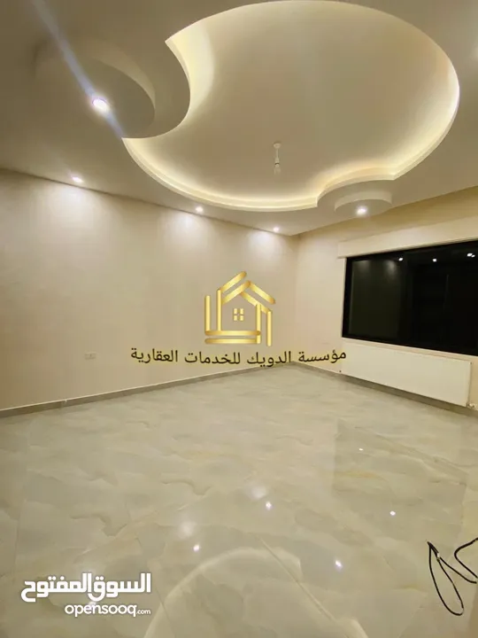 شقة دوبلكس ثالث مع روف فاخرة